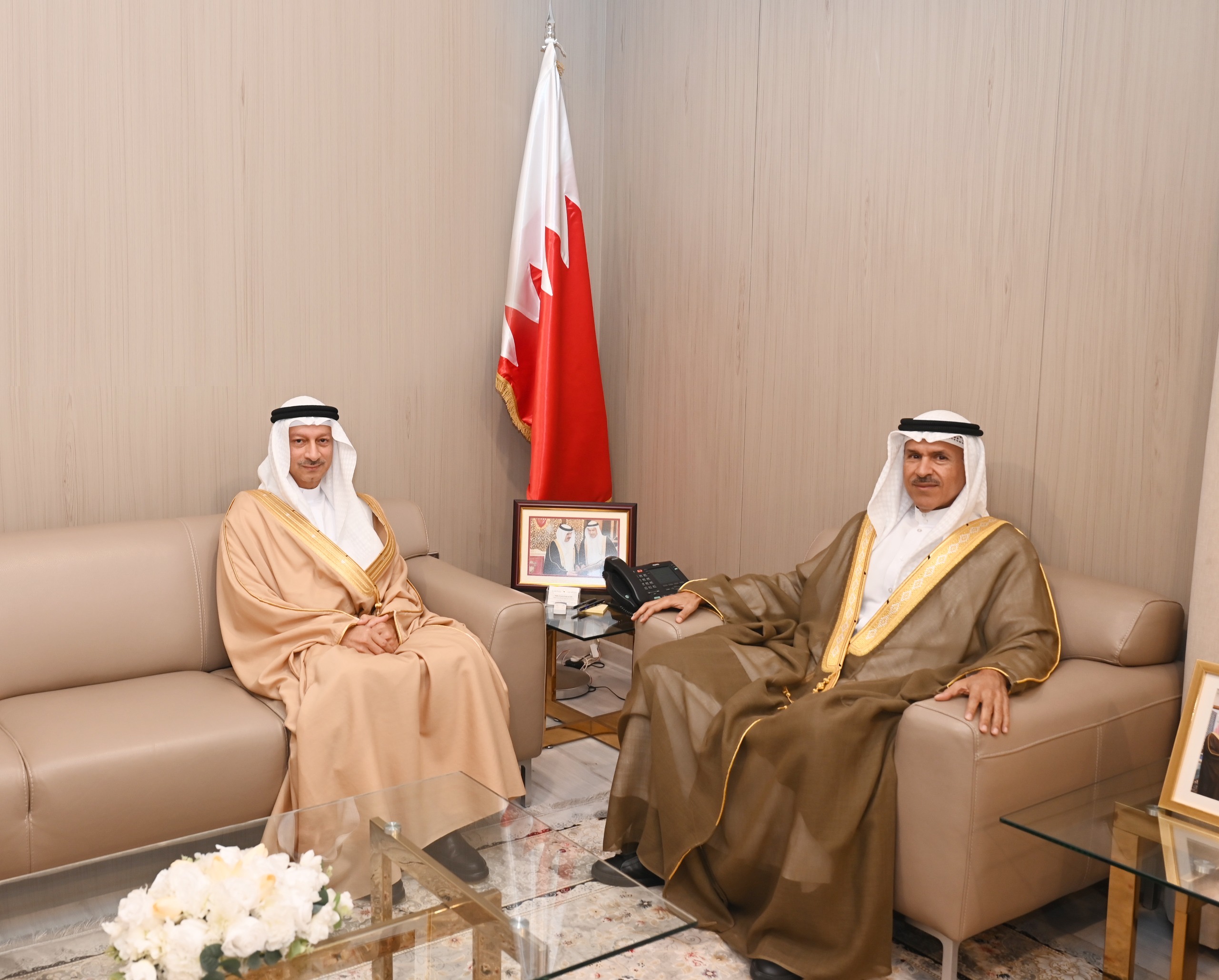 معالي وكيل وزارة الداخلية لشئون الجنسية والجوازات والإقامة يستقبل محافظ المحافظة الشمالية<